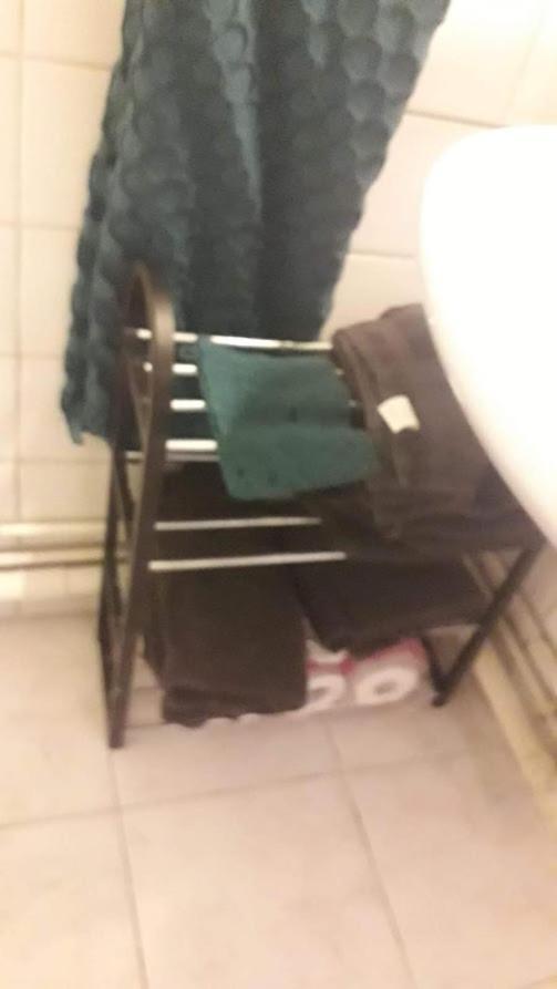Petite Maison Avec Cour Dans Les Beaux Quartiers-Vous Faites Le Menage- Very Good Prices For T-H-E Location But You Have To Clea-N Th-E Flat Apartment Paris Bagian luar foto